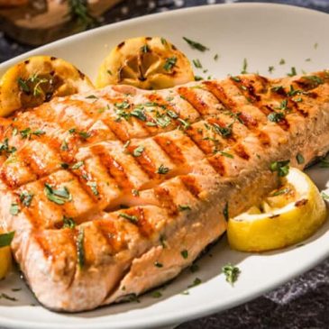grilled-salmon-with-lemon