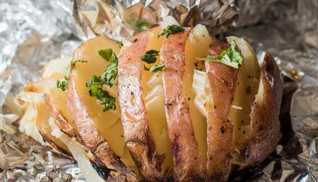 baked-potatoes-on-the-grill-with-onion-recipe