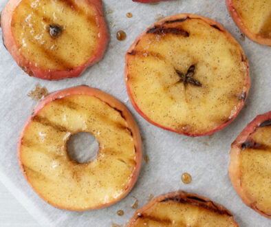 grilled-apples-with-brown-sugar-butter-glaze