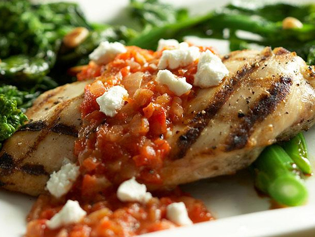 grilled-chicken-with-roasted-red-pepper-sauce