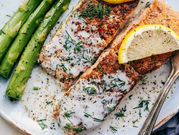 grilled-salmon-with-creamy-dill-sauce