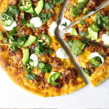 grilled-sausage-pizza-with-avocado-tomato-salsa