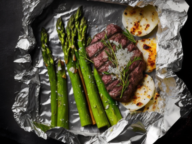 grilled-steak-and-asparagus-foil-pack